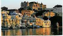p66 (WxH) - .. e a Udaipur lo portò