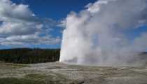 old faithful (512Wx384H) - Yellowstone N.P. - maggio 2005