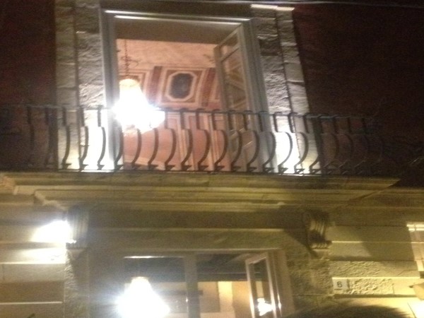 Scarica versione non compressa esclusivo (WxH)