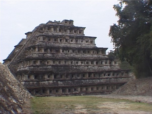 Scarica versione non compressa piramide di el tajin (WxH)