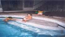 a casa (WxH) - 1999 Kevin e Karoline in piscina