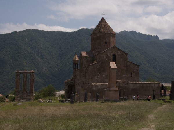 Scarica versione non compressa Armenia (WxH)