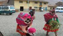 VALLE SACRA (WxH) - RAGAZZE DEL VILLAGGIO OLLANTAYTAMBO