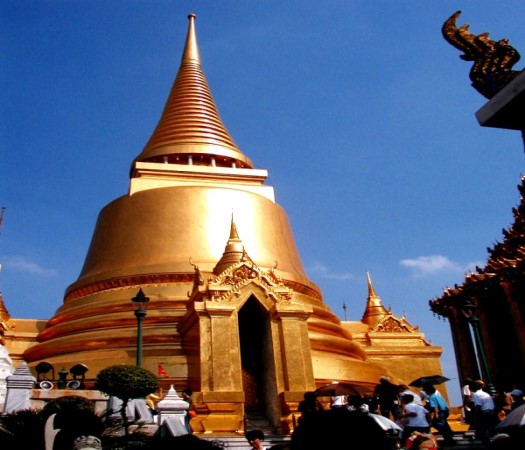 Scarica versione non compressa bangkok1 (525Wx700H)