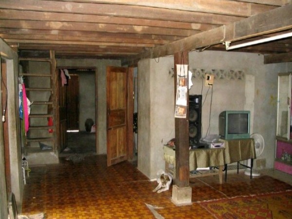 Scarica versione non compressa casa laotiana (WxH)