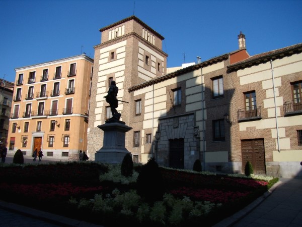Scarica versione non compressa castiglia (1000Wx750H)