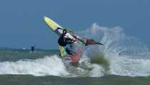 Bash - Windsurf ROma (WxH) - Scuola WIndsurf Trevignano ROma - Lezioni, Corsi, Noleggio, Rimessaggio
