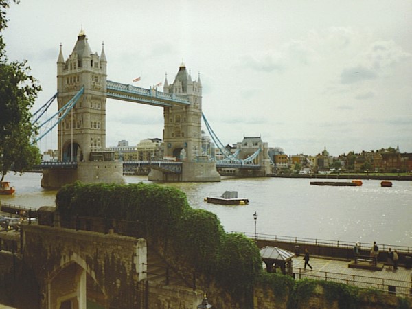 Scarica versione non compressa england (845Wx586H)