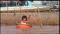 angkor (WxH) - ..mezzo insolito di trasporto sul Tonle Lake