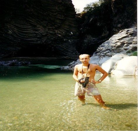 Scarica versione non compressa old (471Wx700H)