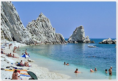 Scarica versione non compressa spiaggia 2 sorelle (WxH)