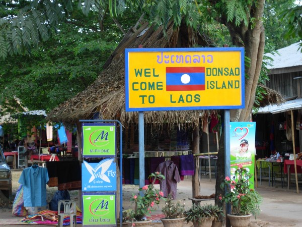 Scarica versione non compressa laos (WxH)