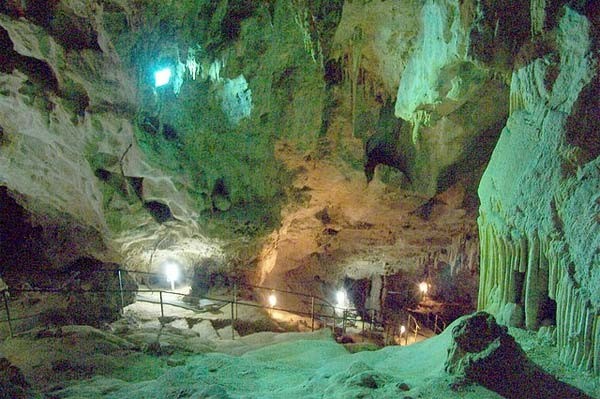 Scarica versione non compressa grotte is zuddas (WxH)